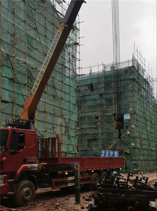 阳原县“慢工细活”—— 吊车的 “微动控制” 技术